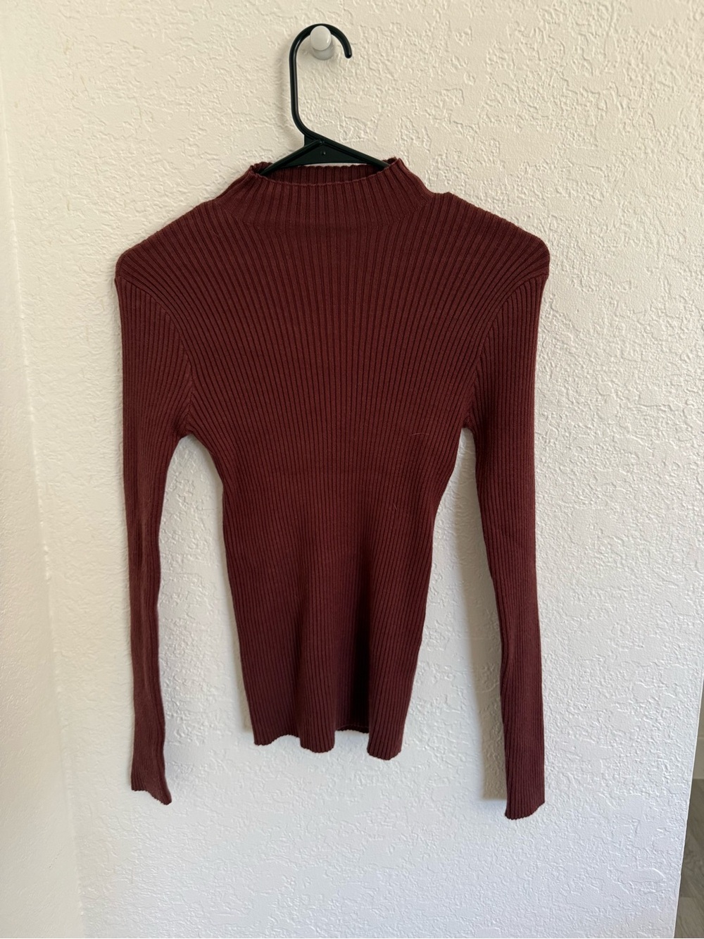 Vici Ribbed Mock Neck Sweater in Burgundy